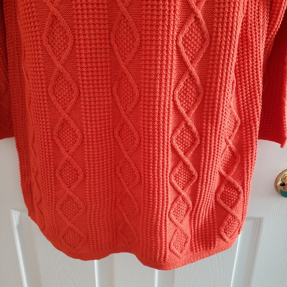 NWOT!  Vertical Cable Stitch Tunic Sweater - Picture 6 of 8